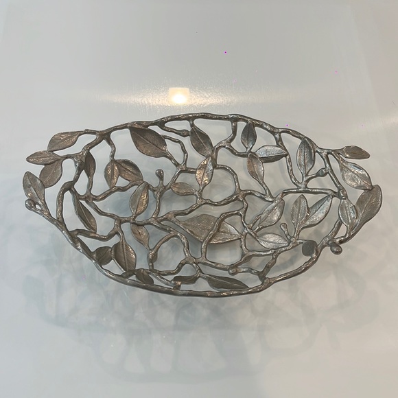 Michael Aram Botanical Leaf Bread Basket